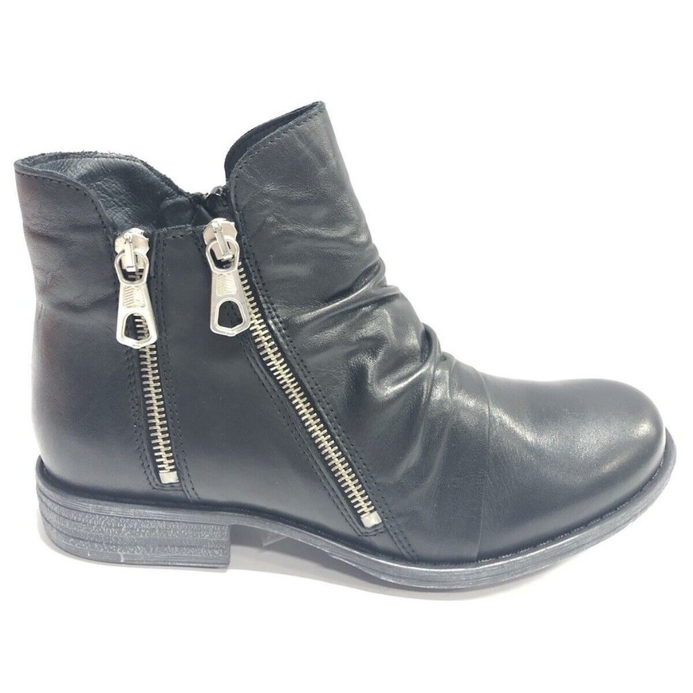 Miz Mooz Women’s Logic, Black Zip Ankle Boots, Size 7.5M.